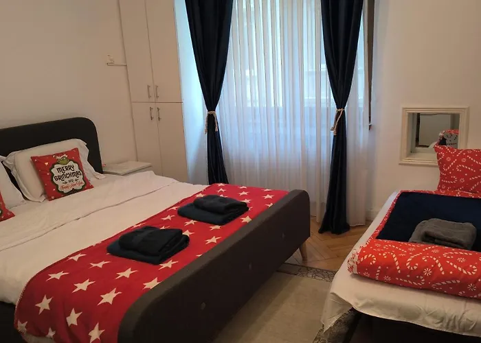 In Old Town * Bucarest